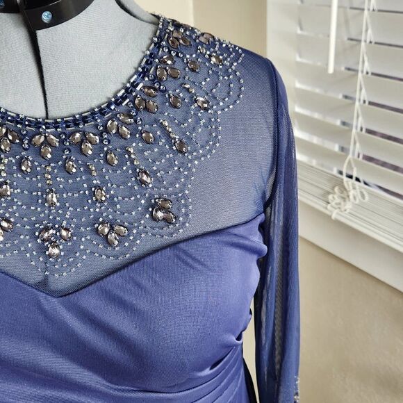 Alex Evenings A-Line Mesh Gown Beaded Illusion Sweetheart Neckline Size 10P NWT - Picture 4 of 16